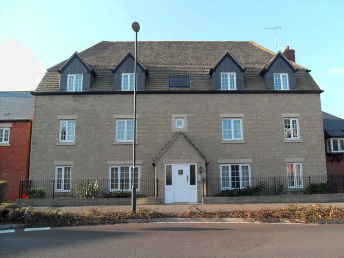 2 Bedroom Flat To Rent In Mir Crescent, Oakhurst, Swindon, SN25