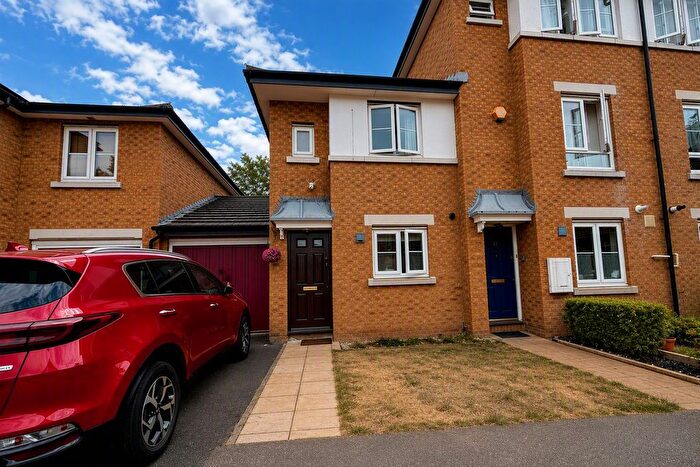 2 Bedroom Property To Rent In Kathie Road, Bedford, MK42
