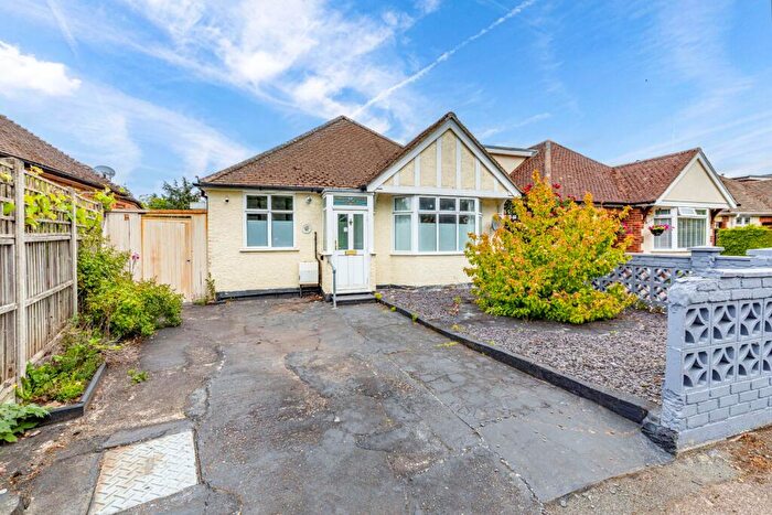 2 Bedroom Bungalow For Sale In Floyds Lane, Woking, Surrey, GU22
