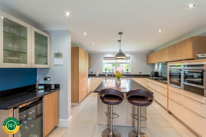 4 Bedroom Detached House For Sale In Oaklands, Bessacarr, Doncaster, DN4