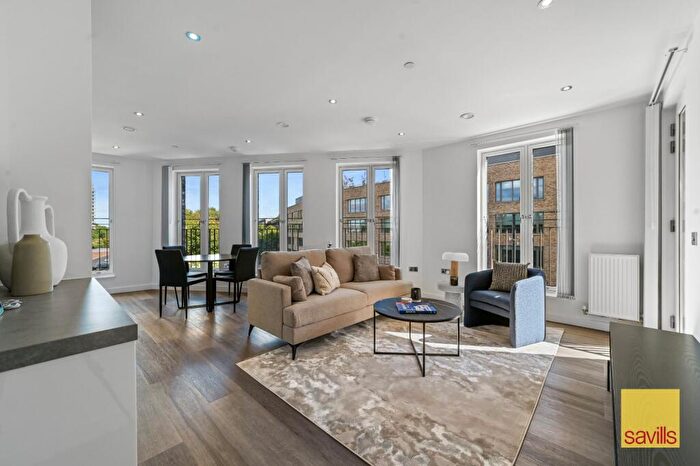 2 Bedroom Apartment For Sale In Ensign Street, London, E1