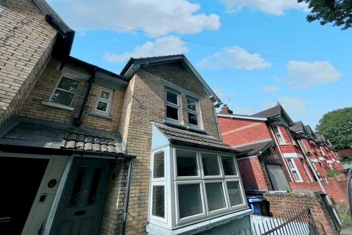 4 Bedroom Property To Rent In Approach Road, Poole, BH14