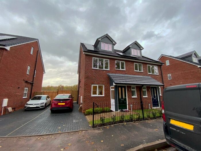 5 Bedroom Semi-Detached House To Rent In Lea Hill Road, Handsworth Wood, Birmingham, B20