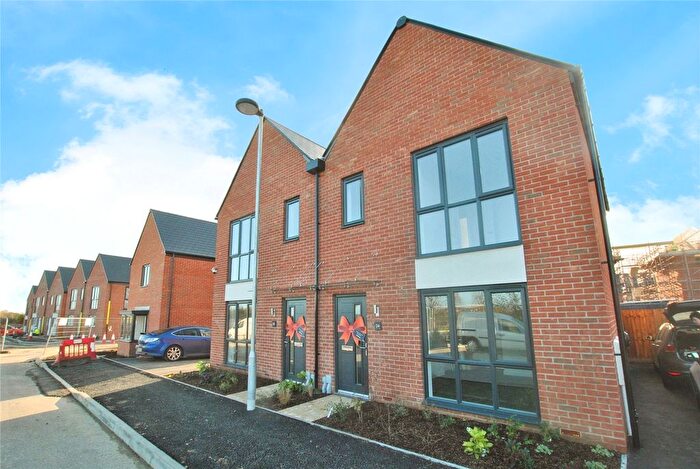 3 Bedroom Detached House To Rent In Smith Crescent, Chelmsford, CM1