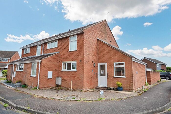 3 Bedroom Semi-detached House For Sale In Russet Close, Bredon, Tewkesbury, GL20