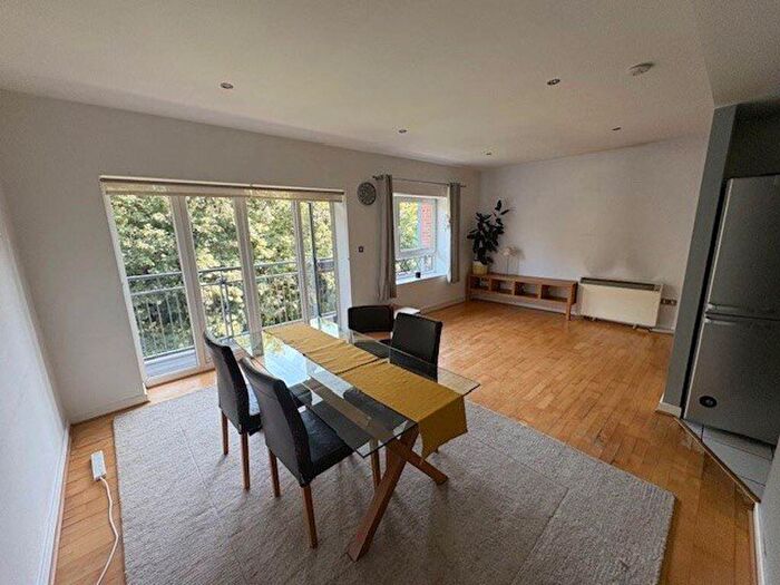 2 Bedroom Flat To Rent In Western Road, Leicester, LE3