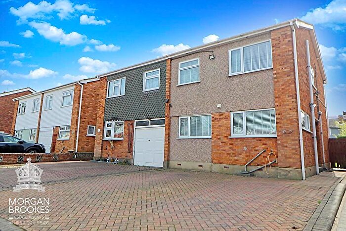 3 Bedroom Semi Detached House For Sale In Stansfield Road, Benfleet, SS7
