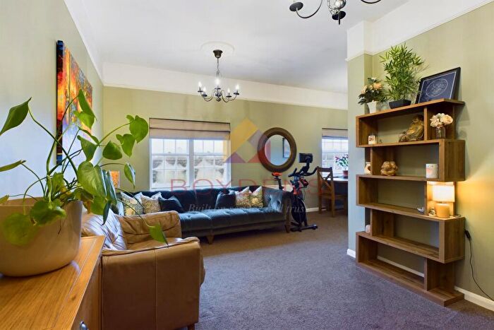 2 Bedroom Apartment For Sale In West Bergholt, Colchester, CO6