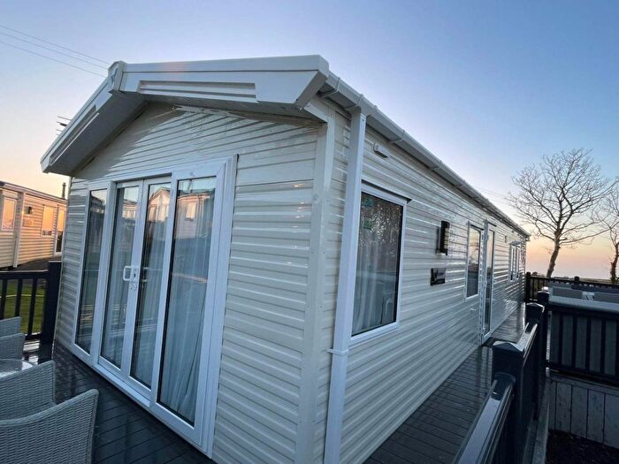 2 Bedroom Lodge For Sale In New Quay, Ceredigion, SA45