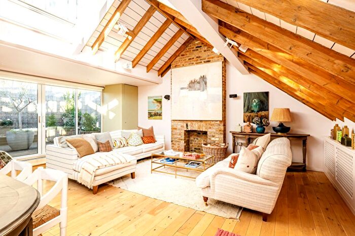 3 Bedroom Maisonette To Rent In Hewer Street, London, W10