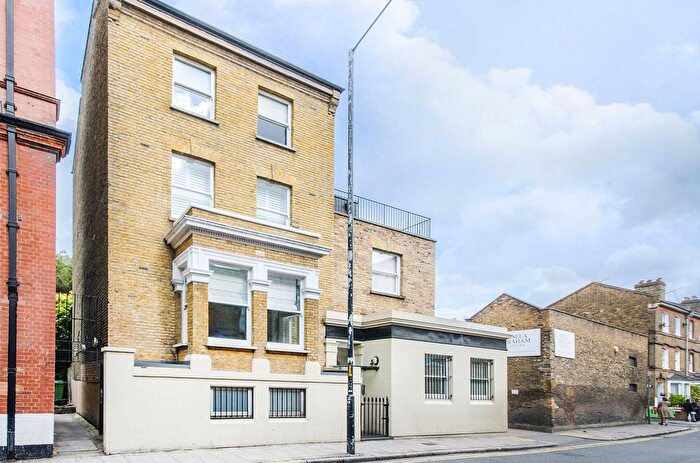 1 Bedroom Flat To Rent In Browning Street, Elephant And Castle, London, SE17