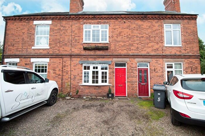3 Bedroom Terraced House To Rent In West End Villas, Radcliffe-on-trent, NG12