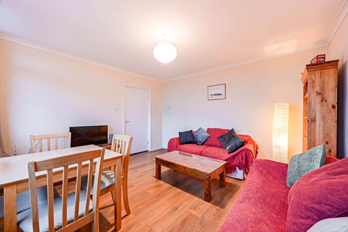 2 Bedroom Flat To Rent In Pitmaston House, Lewisham, London, SE13