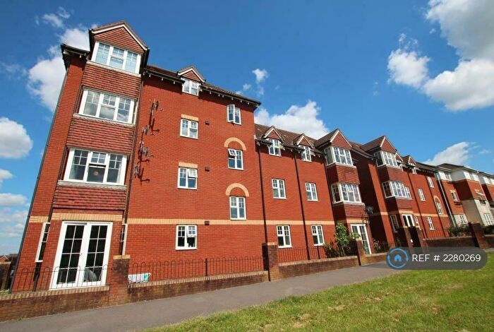 2 Bedroom Flat To Rent In Pinkers Mead, Bristol, BS16
