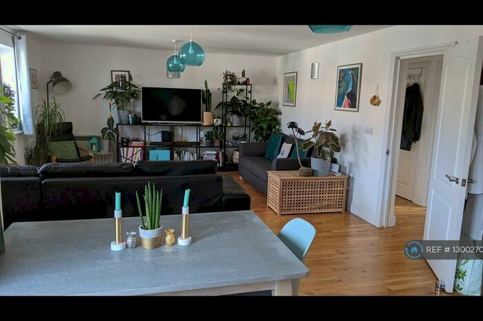 3 Bedroom Penthouse To Rent In Westport St, London, E1