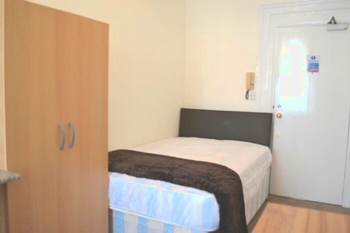 Studio To Rent In Leinster Gardens, Bayswater, London, W2