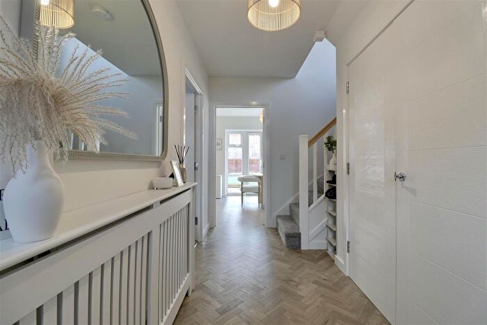 4 Bedroom Detached House For Sale In Whitbourne Way, Waterlooville, PO7