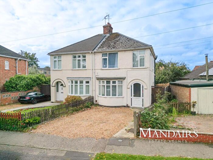 3 Bedroom Semi-Detached House For Sale In Fulbridge Road, Werrington, Peterborough, PE4
