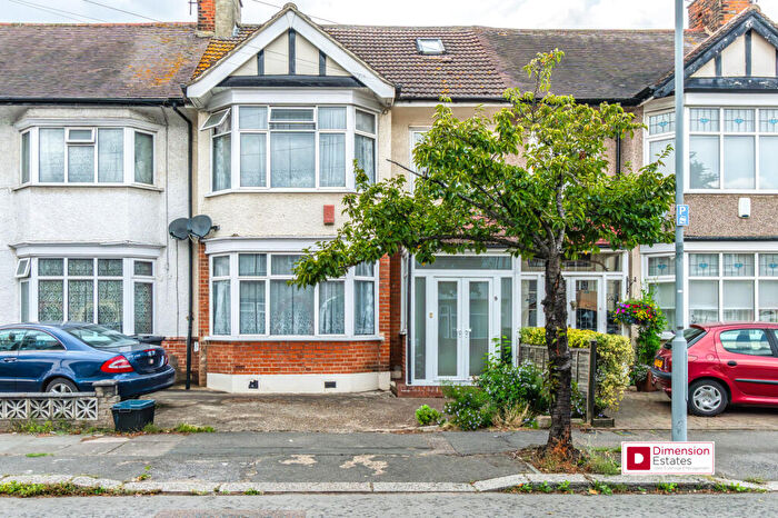 4 Bedroom Terraced House To Rent In Cantley Gardens, Ilford, Gants Hill, Newbury Park, Barkingside, IG2