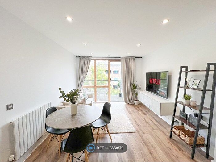 2 Bedroom Flat To Rent In Downham Wharf, London, N1