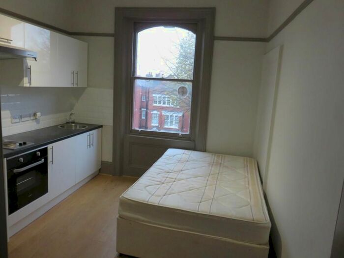Studio To Rent In Belsize Avenue, Belsize Park, London, NW3