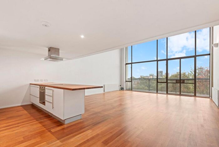 2 Bedroom Flat To Rent In Union Wharf, Wenlock Road, N1