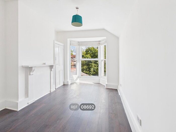 3 Bedroom Flat To Rent In Beverley Road, Hull, HU5