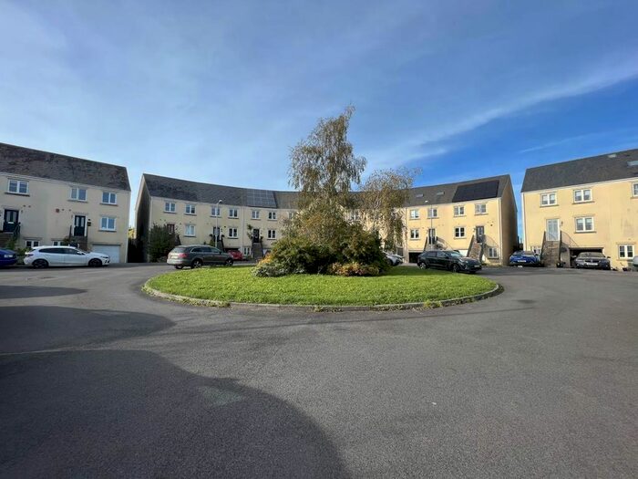 4 Bedroom Property To Rent In Weston Walk, Frome, Somerset, BA11