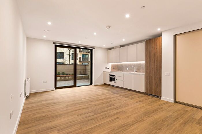 Studio To Rent In Greenford, UB6