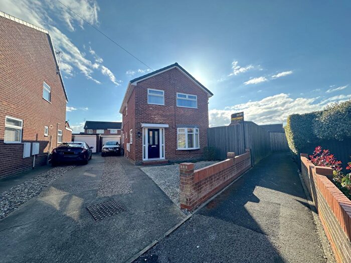 3 Bedroom Detached House For Sale In Grosmont Close, Hull, HU8