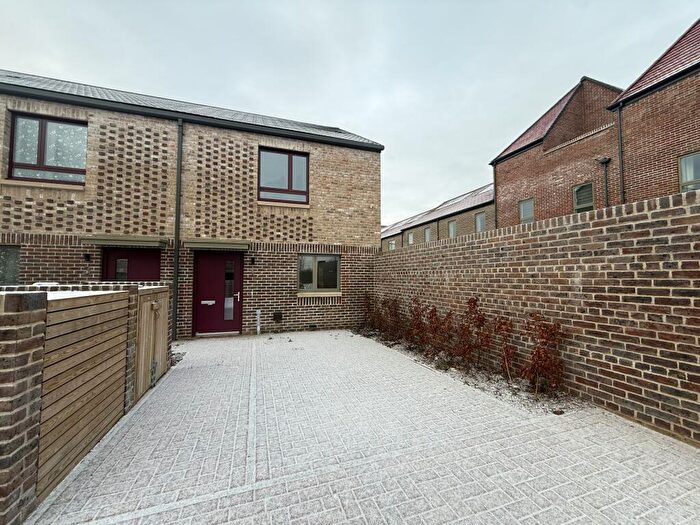 3 Bedroom House To Rent In Railton Way, Swindon, SN3