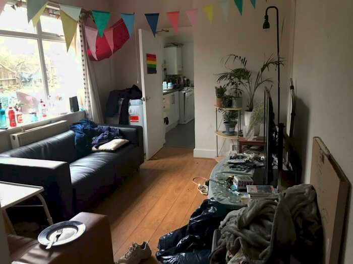 6 Bedroom Semi-Detached House To Rent In Bournbrook Road, Selly Oak, Birmingham, B29