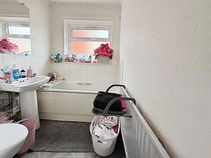 2 Bedroom Flat For Sale In Howard Drive, Churchill Park, Caerphilly, CF83
