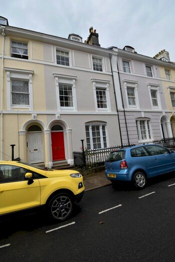 1 Bedroom Flat To Rent In Holyrood Place, Plymouth, PL1