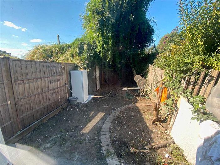 Studio To Rent In Craven Avenue, Ealing, W5