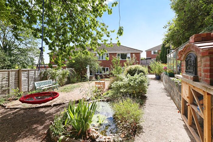 2 Bedroom Maisonette For Sale In Broadlands Close, Salisbury, SP1