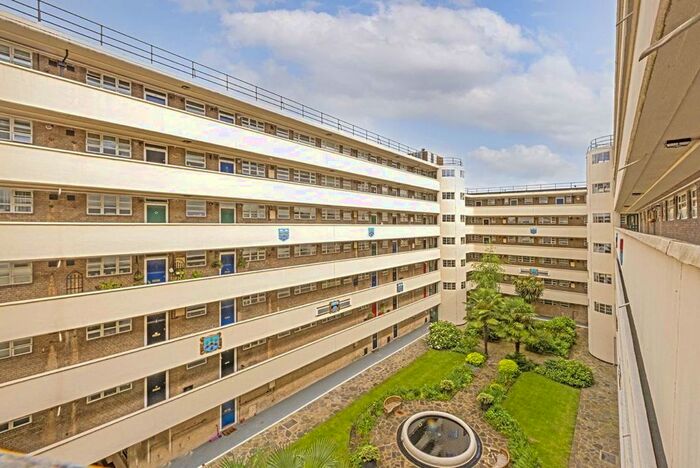 3 Bedroom Flat To Rent In Sheen Road, Richmond TW9