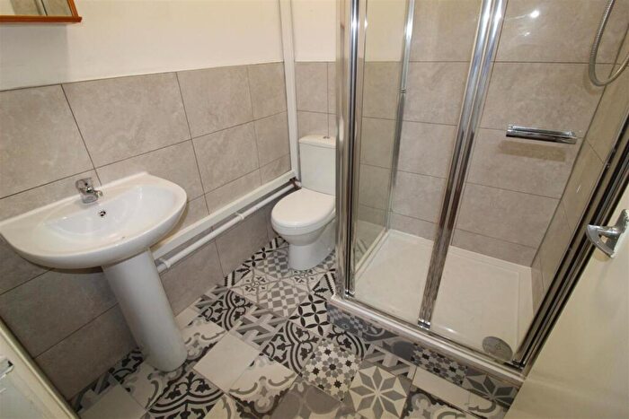 3 Bedroom Flat To Rent In London Road Flat, Leicester, LE2