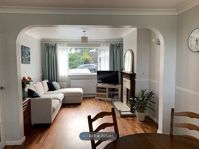 3 Bedroom Semi-Detached House To Rent In Upton Road South, Bexley, DA5