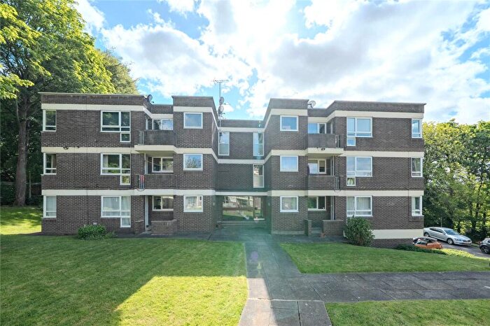 2 Bedroom Apartment For Sale In Newton Park Court, Leeds, West Yorkshire, LS7