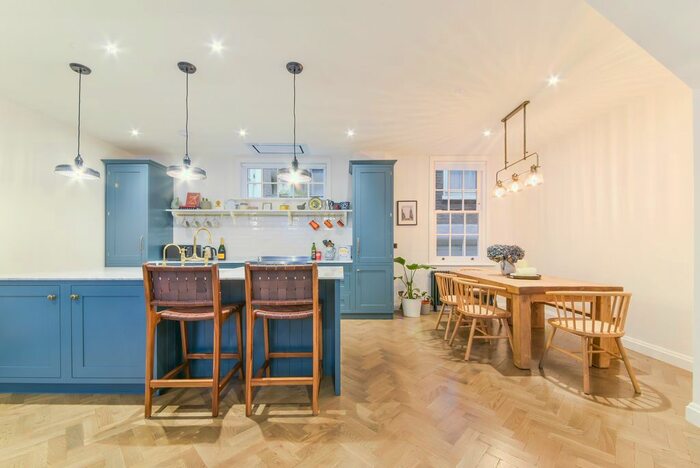 3 Bedroom Property To Rent In Kynance Mews, London, SW7