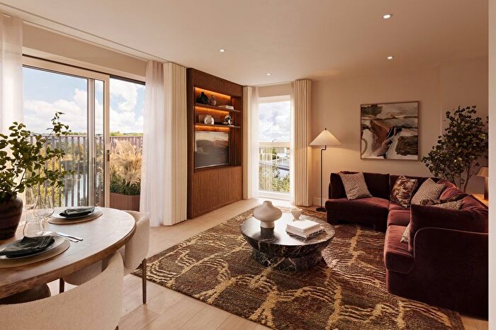 2 Bedroom Flat For Sale In Poplar House, One Waterside, Bath, BA2