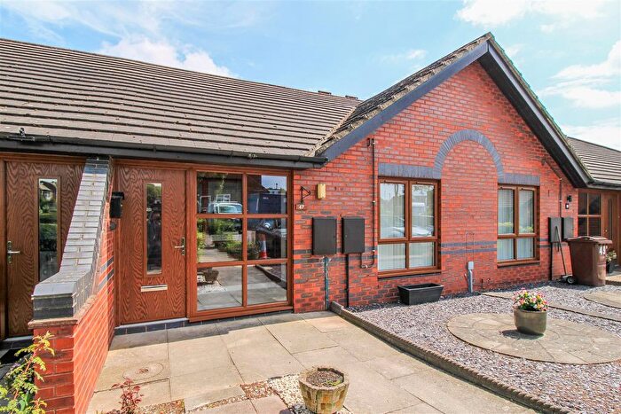 2 Bedroom Bungalow For Sale In Greenfield Avenue, Ossett, WF5