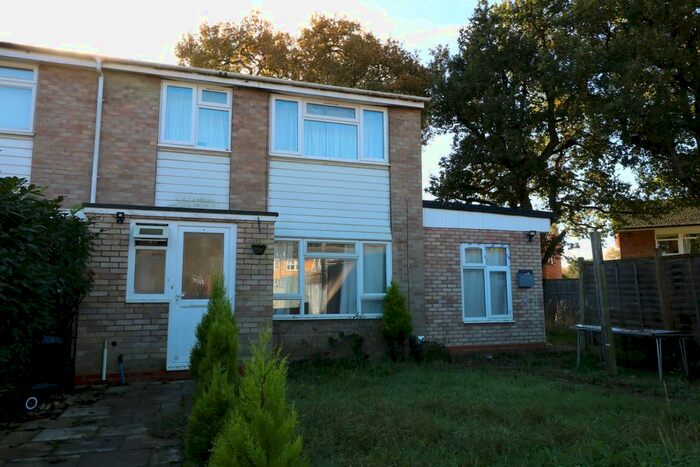 3 Bedroom Semi-Detached House To Rent In Holroyd Road, Esher, KT10