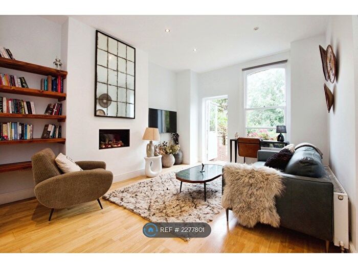 1 Bedroom Flat To Rent In Woodside Lane, London, N12