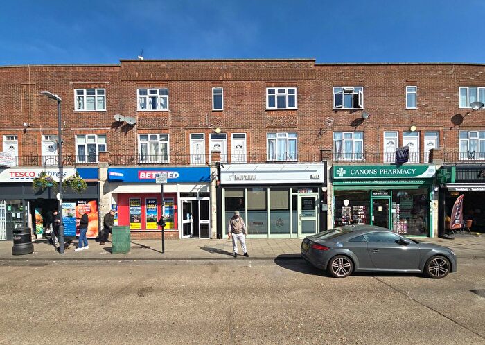 2 Bedroom Flat For Sale In Whitchurch Lane, Edgware, HA8