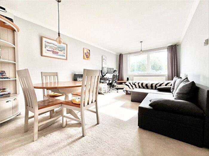 1 Bedroom Flat To Rent In Wellesley Road, Twickenham, TW2