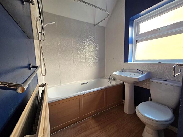 3 Bedroom Semi-Detached House For Sale In Kent End, Ashton Keynes, Swindon, SN6