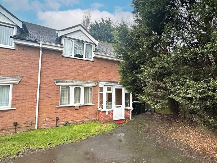 2 Bedroom Semi Detached House For Sale In Thompson Avenue, Parkfields, Wolverhampton, West Midlands, WV2