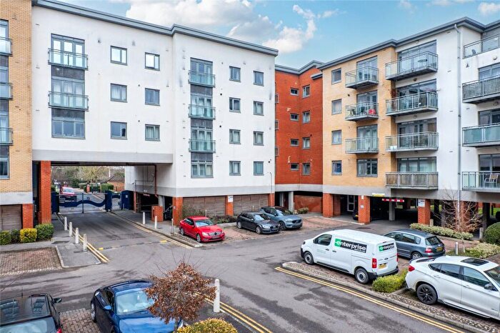 1 Bedroom Flat To Rent In Wallis Place, Hart Street, Maidstone, Kent, ME16